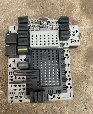 Volvo V70 Fuse module