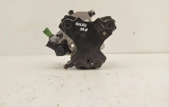 Volvo S60 Fuel injection high pressure pump 30756125 0445010111 94772