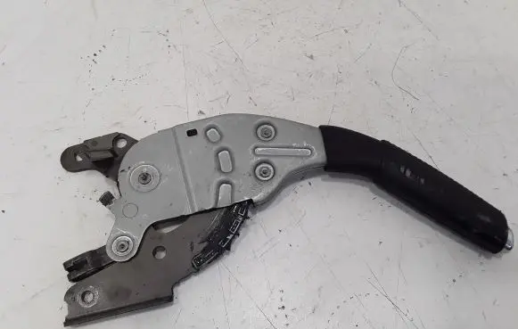 Mercedes-Benz A W169 Hand brake release handle 1694200084