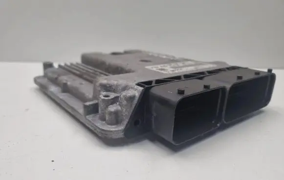 Volkswagen Golf VII Engine control unit/module 04L907309B 0281018510