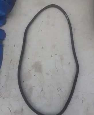 Trunk rubber seal (body)
