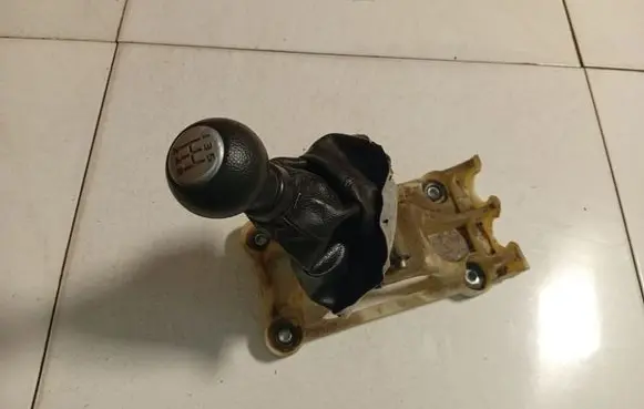 Nissan Pixo Gear shifter/selector