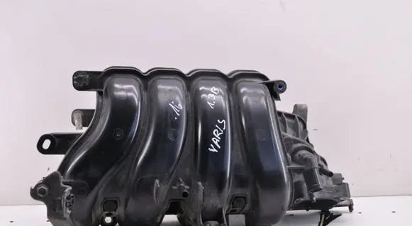 Toyota Yaris Intake manifold