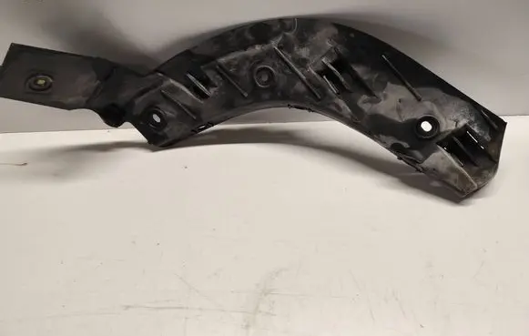 Rear bumper mounting bracket