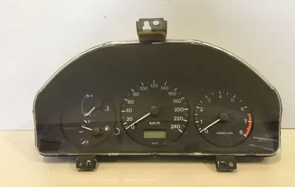 Mazda 626 Speedometer (instrument cluster)