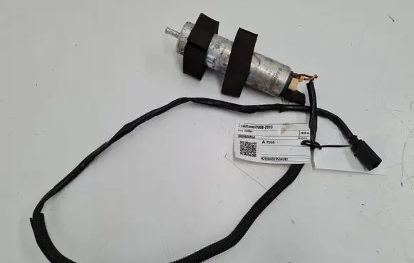 Seat Exeo (3R) Fuel injection high pressure pump 3R0906095A