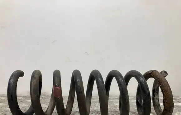 Mercedes-Benz E W212 Rear coil spring