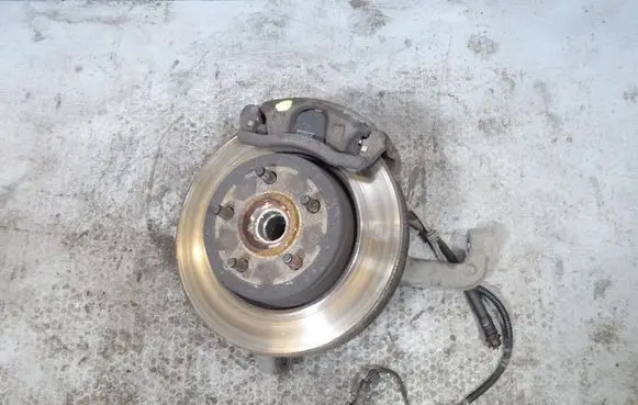 Dodge Nitro Front wheel hub spindle knuckle 