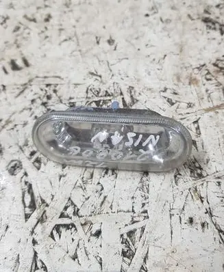 Nissan Qashqai Front fender indicator light 110949117
