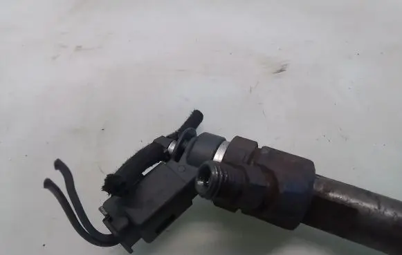 Mitsubishi Colt Fuel injector A6400700787