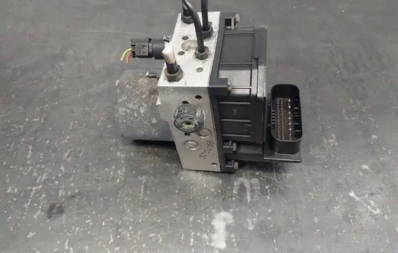 Volkswagen PASSAT B5.5 ABS Pump 4B0614517G 0265225124 0265950055