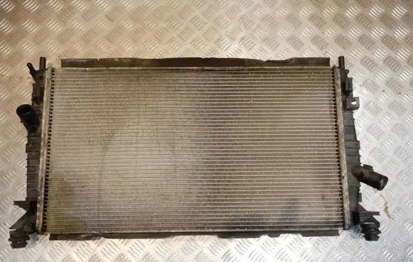 Ford Focus Coolant radiator 3M5H8005 2621