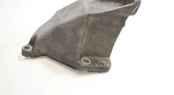 Audi A6 S6 C5 4B Engine mounting bracket 8D0199307L