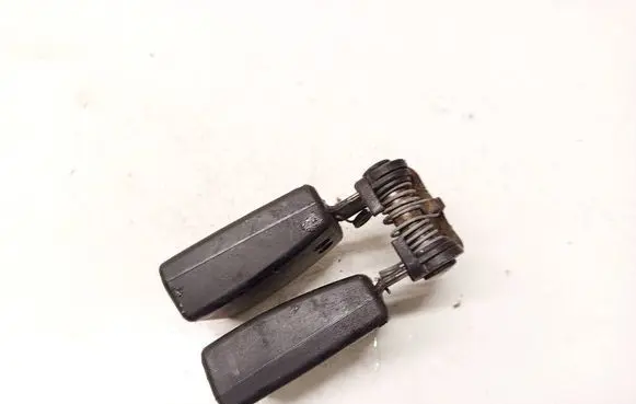 Ford Focus Middle seatbelt buckle (rear) 