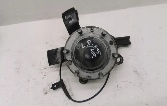Hyundai Lantra II Front wheel hub spindle knuckle