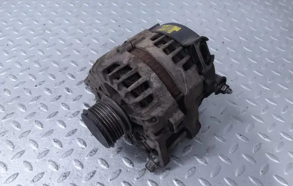 Hyundai i40 Generator/alternator 373002A800 2609674