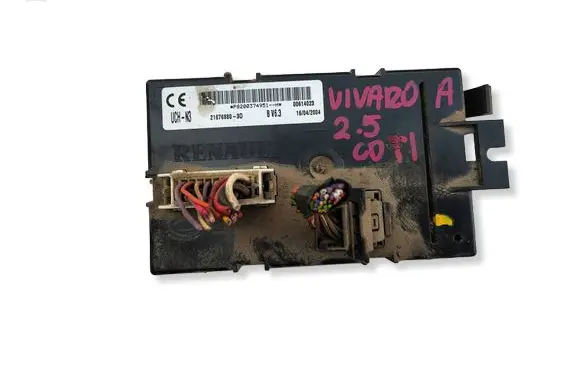 Opel Vivaro Engine control unit/module P8200374951