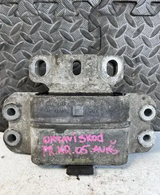 Skoda Octavia Mk2 (1Z) Engine mount bracket 1K0199555M
