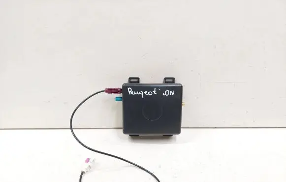 Peugeot iOn Aerial antenna amplifier 036104 DAB202 E11036104