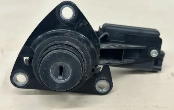 Dacia Duster Tailgate/trunk/boot open switch 906062426R