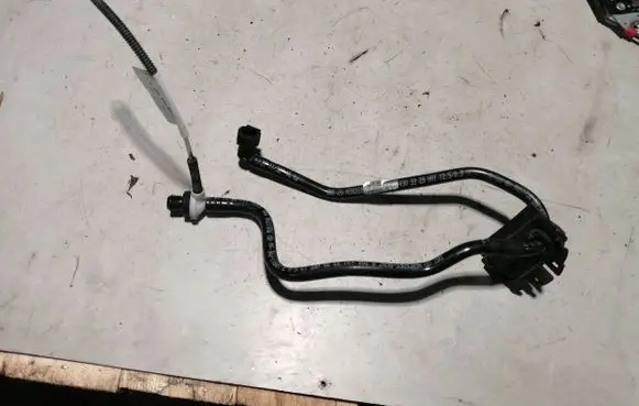 Mercedes-Benz C W204 Vacuum line/pipe/hose A2044303329 A2048000215