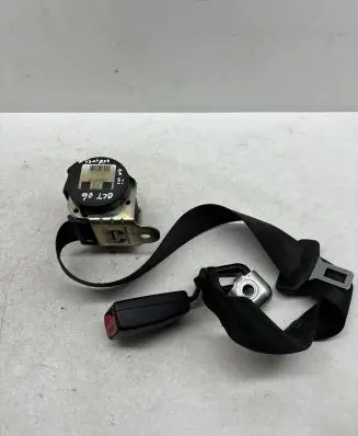 Middle seatbelt (rear)