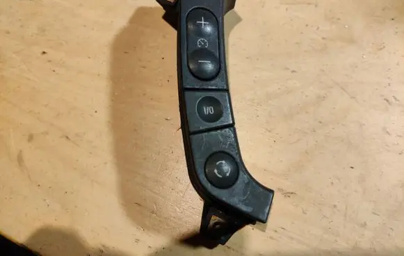BMW 7 E38 Steering wheel buttons/switches 8375687