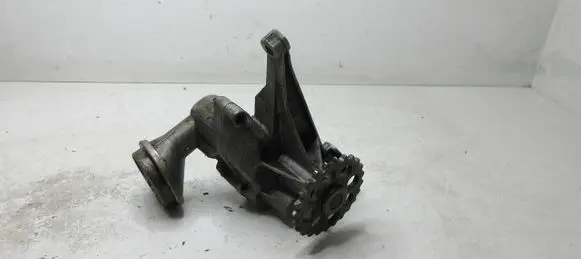 Mercedes-Benz Vito Viano W638 Oil pump 6061810801