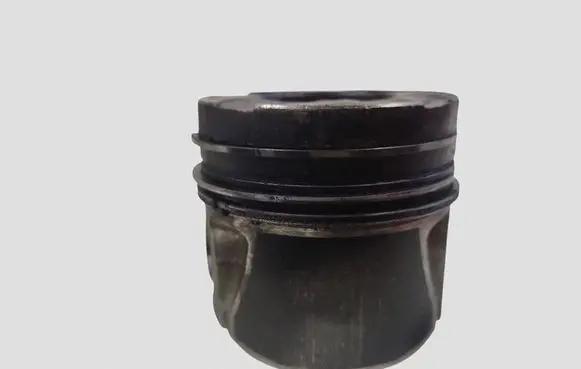 Opel Zafira B Piston
