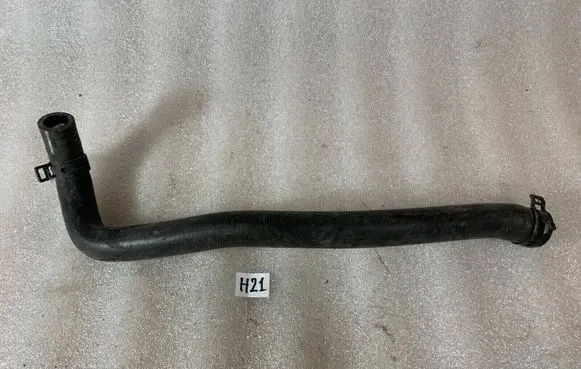 Mercedes-Benz C W204 Engine coolant pipe/hose 2048302296