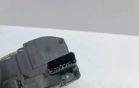 Nissan Note (E11) Front door lock 2608H