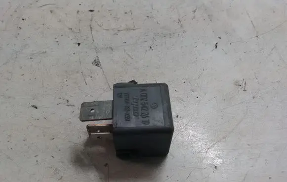 Mercedes-Benz C W203 Other relay A0025422619