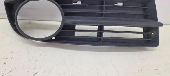 Volkswagen Touran I Front bumper lower grill 1T0853666A