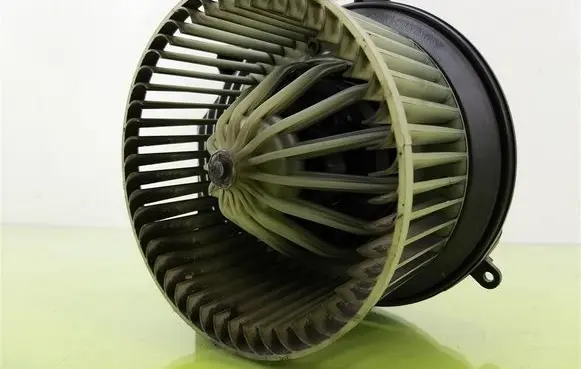 Volkswagen PASSAT B5.5 Heater fan/blower 8D0820021