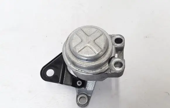 Volvo V70 Engine mount bracket 31304035