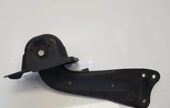 Volkswagen Golf V Rear control arm
