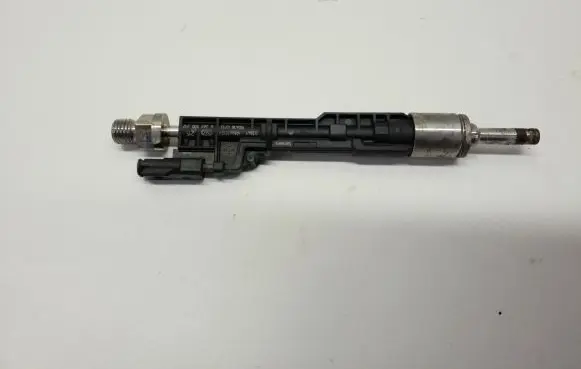 BMW X1 E84 Fuel injector 7645960