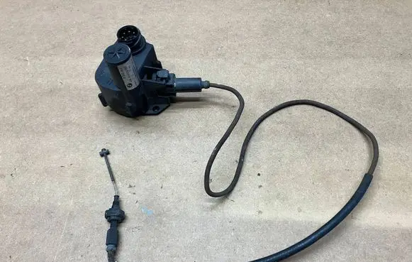 BMW 3 E36 Cruise control unit/module 8360043