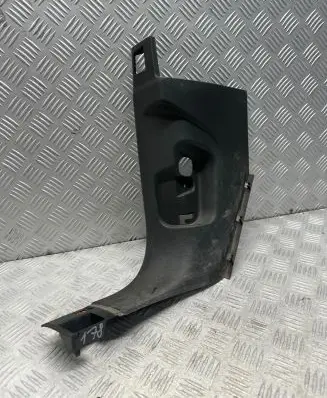 Audi Q7 4M Foot area side trim 4M1867271C