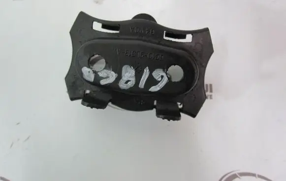 Ford Transit Fuel Injector clamp holder 9L513