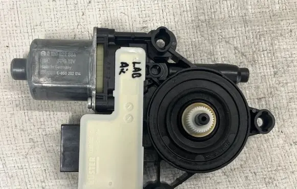 Seat Ibiza V (KJ) Rear door window regulator motor 5Q0959408 S0010 190061340