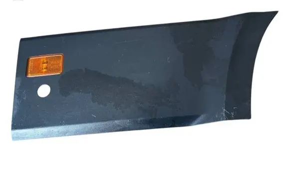Rear fender molding trim