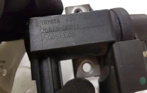 Vacuum valve