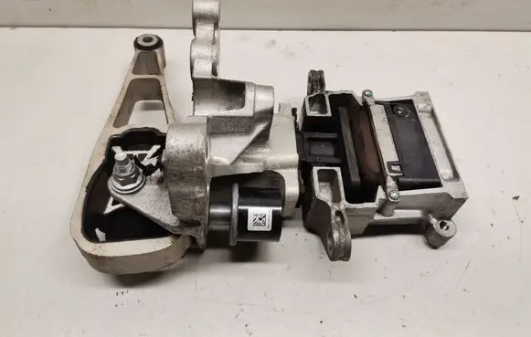 Land Rover Evoque II Engine mount bracket K8D26P096AA