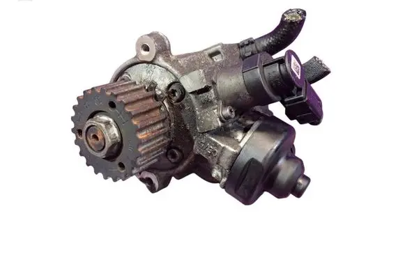 Volkswagen Golf VII Fuel injection high pressure pump 