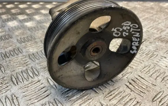 KIA Sorento Power steering pump