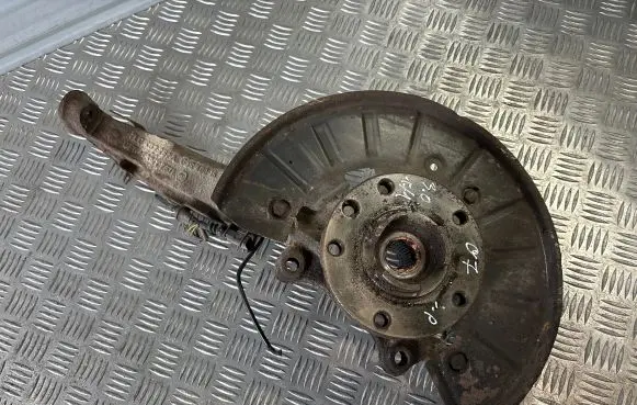Audi Q7 4L Front wheel hub spindle knuckle 7l0407257a