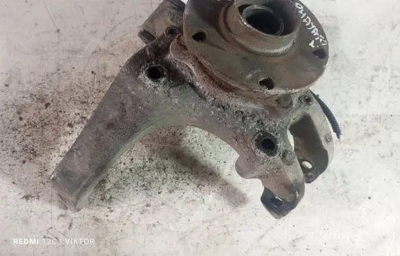 Volkswagen Phaeton Rear wheel hub spindle/knuckle 