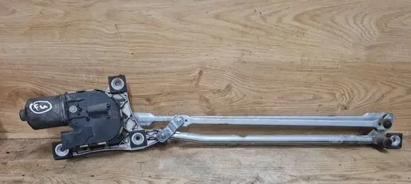 Volvo V50 Front wiper linkage and motor 30699344