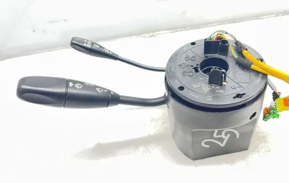 Mercedes-Benz CLK A209 C209 Wiper turn signal indicator stalk/switch A2035405645